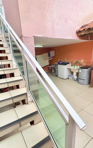 Casa à venda com 200m², 4 quartos e 2 vagas Casa à venda com 200m², 4 quartos e 2 vagasQuintal