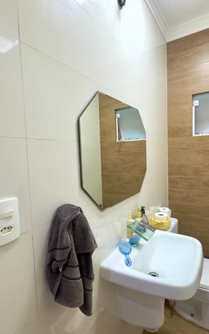 Casa à venda com 200m², 4 quartos e 2 vagas Casa à venda com 200m², 4 quartos e 2 vagasBanheiro 5