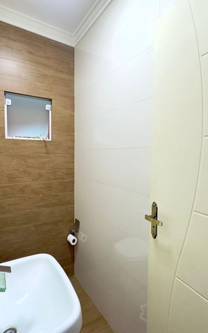 Casa à venda com 200m², 4 quartos e 2 vagas Casa à venda com 200m², 4 quartos e 2 vagasBanheiro 5