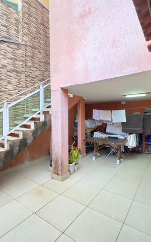 Casa à venda com 200m², 4 quartos e 2 vagas Casa à venda com 200m², 4 quartos e 2 vagasQuintal