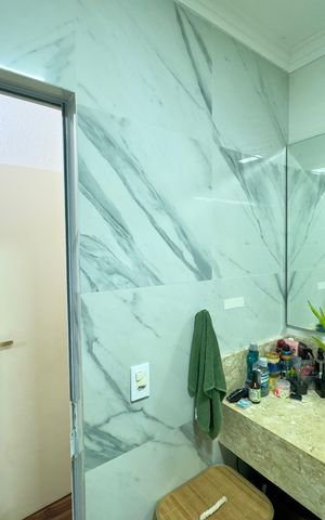 Casa à venda com 200m², 4 quartos e 2 vagas Casa à venda com 200m², 4 quartos e 2 vagasBanheiro 2