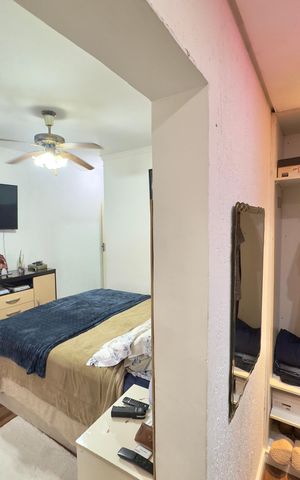 Casa à venda com 200m², 4 quartos e 2 vagas Casa à venda com 200m², 4 quartos e 2 vagasCloset da suíte