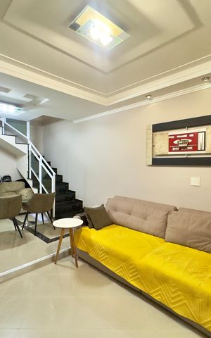 Casa à venda com 200m², 4 quartos e 2 vagas Casa à venda com 200m², 4 quartos e 2 vagasSala