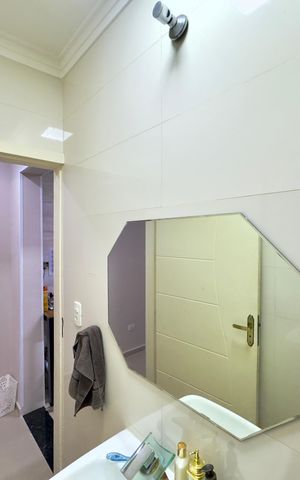 Casa à venda com 200m², 4 quartos e 2 vagas Casa à venda com 200m², 4 quartos e 2 vagasBanheiro 5