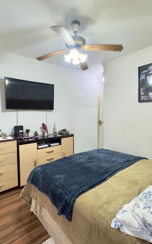 Casa à venda com 200m², 4 quartos e 2 vagas Casa à venda com 200m², 4 quartos e 2 vagasQuarto 3