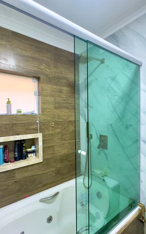 Casa à venda com 200m², 4 quartos e 2 vagas Casa à venda com 200m², 4 quartos e 2 vagasBanheiro 2