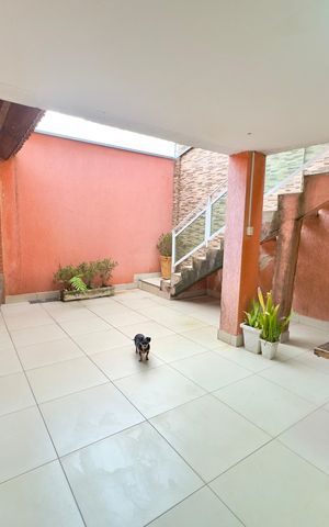 Casa à venda com 200m², 4 quartos e 2 vagas Casa à venda com 200m², 4 quartos e 2 vagasÁrea de Serviço