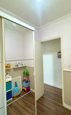 Casa à venda com 200m², 4 quartos e 2 vagas Casa à venda com 200m², 4 quartos e 2 vagasQuarto 1