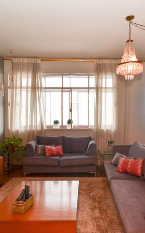 Apartamento à venda com 190m², 3 quartos e 1 vaga Apartamento à venda com 190m², 3 quartos e 1 vagaSala