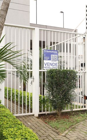 Apartamento à venda com 47m², 2 quartos e 1 vagaPlaca instalada na grade da fachada do condomínio - Código da placa: WYNY-765