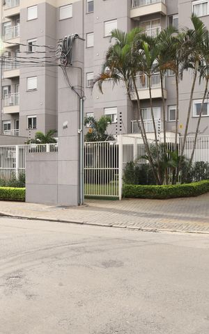 Apartamento à venda com 47m², 2 quartos e 1 vagaPlaca instalada na grade da fachada do condomínio - Código da placa: WYNY-765