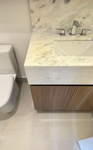 Apartamento para alugar com 34m², 1 quarto e sem vaga Apartamento para alugar com 34m², 1 quarto e sem vagaBanheiro da Suíte
