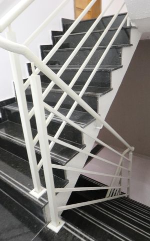 Apartamento à venda com 40m², 2 quartos e sem vagaEscada