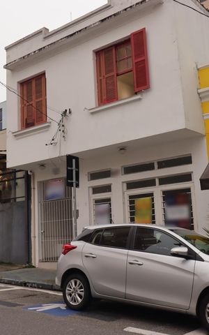 Casa à venda com 133m², 3 quartos e 1 vagaFachada