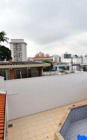 Casa à venda com 335m², 4 quartos e 2 vagasQuarto 1 - Vista