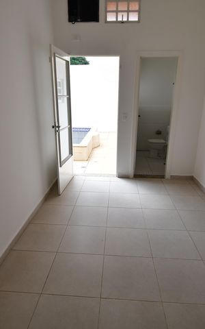 Casa à venda com 335m², 4 quartos e 2 vagasQuarto de Serviço