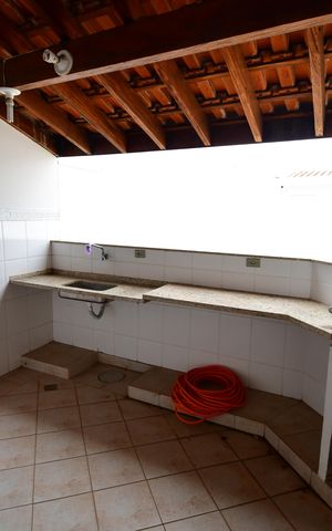 Casa à venda com 335m², 4 quartos e 2 vagasChurrasqueira