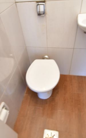Casa à venda com 335m², 4 quartos e 2 vagasLavabo