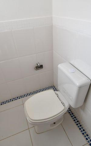 Casa à venda com 335m², 4 quartos e 2 vagasBanheiro de serviço