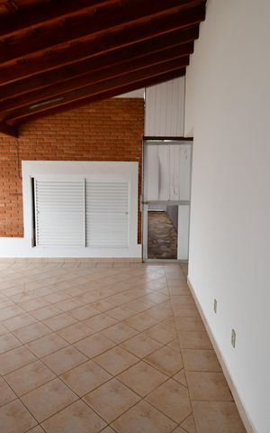 Casa à venda com 335m², 4 quartos e 2 vagasÁrea de Serviço