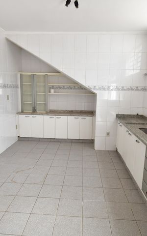 Casa à venda com 335m², 4 quartos e 2 vagasCozinha