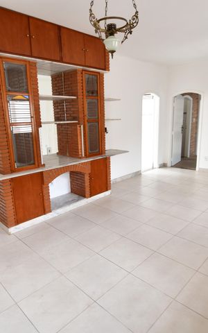 Casa à venda com 335m², 4 quartos e 2 vagasSala 1