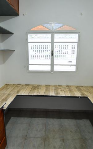 Casa à venda com 335m², 4 quartos e 2 vagasEscritório