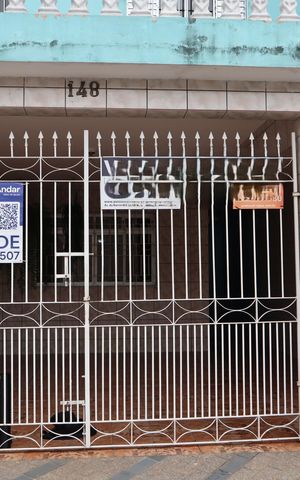 Casa à venda com 125m², 4 quartos e 2 vagasFachada e portão