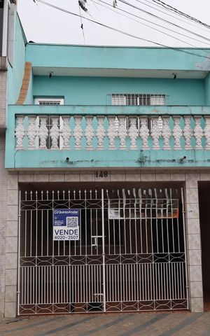 Casa à venda com 125m², 4 quartos e 2 vagasFachada e portão