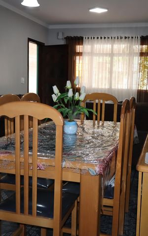 Casa à venda com 125m², 4 quartos e 2 vagasSala