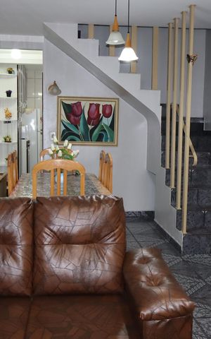 Casa à venda com 125m², 4 quartos e 2 vagasSala