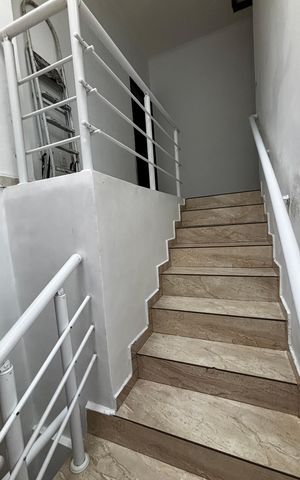 Casa para alugar com 160m², 3 quartos e 1 vaga Casa para alugar com 160m², 3 quartos e 1 vagaEscada