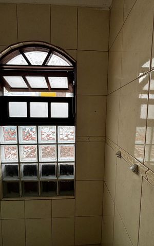 Casa para alugar com 160m², 3 quartos e 1 vaga Casa para alugar com 160m², 3 quartos e 1 vagaBanheiro da Suíte