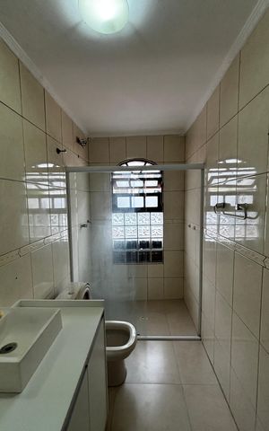 Casa para alugar com 160m², 3 quartos e 1 vaga Casa para alugar com 160m², 3 quartos e 1 vagaBanheiro da Suíte