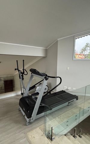 Casa para alugar com 900m², 6 quartos e 6 vagas Casa para alugar com 900m², 6 quartos e 6 vagasAcademia