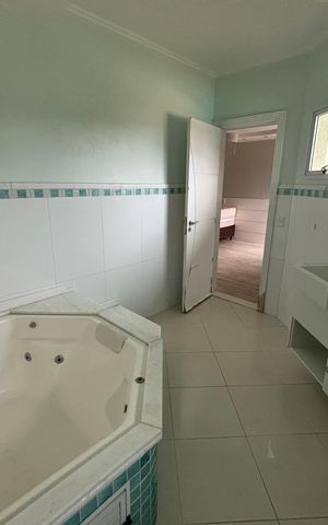 Casa para alugar com 900m², 6 quartos e 6 vagas Casa para alugar com 900m², 6 quartos e 6 vagasBanheiro da Suíte 1