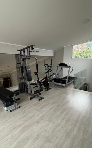 Casa para alugar com 900m², 6 quartos e 6 vagas Casa para alugar com 900m², 6 quartos e 6 vagasAcademia