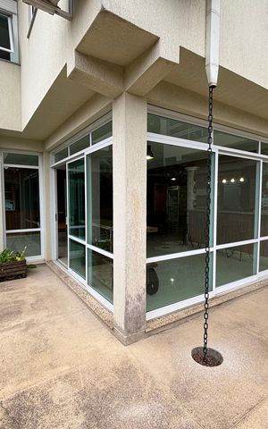 Casa para alugar com 900m², 6 quartos e 6 vagas Casa para alugar com 900m², 6 quartos e 6 vagasFachada