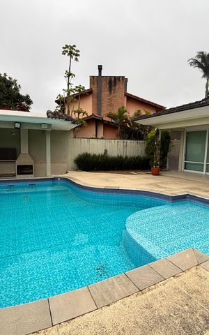 Casa para alugar com 900m², 6 quartos e 6 vagas Casa para alugar com 900m², 6 quartos e 6 vagasPiscina