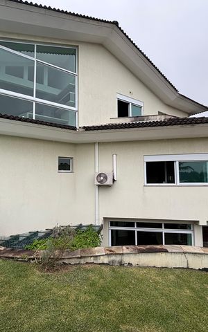 Casa para alugar com 900m², 6 quartos e 6 vagas Casa para alugar com 900m², 6 quartos e 6 vagasFachada