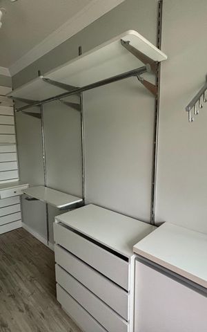 Casa para alugar com 900m², 6 quartos e 6 vagas Casa para alugar com 900m², 6 quartos e 6 vagasCloset da suíte
