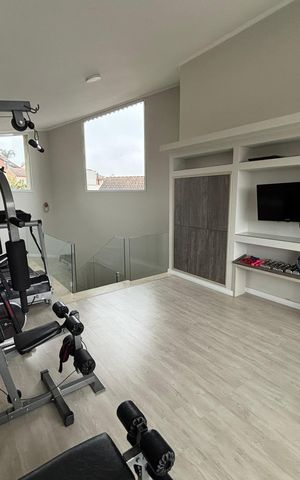 Casa para alugar com 900m², 6 quartos e 6 vagas Casa para alugar com 900m², 6 quartos e 6 vagasAcademia