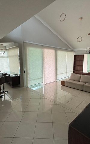 Casa para alugar com 900m², 6 quartos e 6 vagas Casa para alugar com 900m², 6 quartos e 6 vagasSala