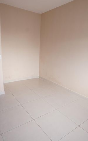 Casa à venda com 100m², 3 quartos e 3 vagas