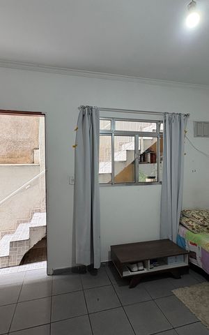 Casa à venda com 327m², 5 quartos e 2 vagas Casa à venda com 327m², 5 quartos e 2 vagasSala / Quarto - Casa 2