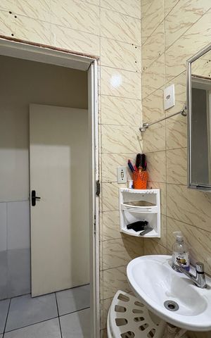 Casa à venda com 327m², 5 quartos e 2 vagas Casa à venda com 327m², 5 quartos e 2 vagasBanheiro 2 - Casa 3