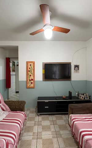 Casa à venda com 327m², 5 quartos e 2 vagas Casa à venda com 327m², 5 quartos e 2 vagasSala - Casa 3