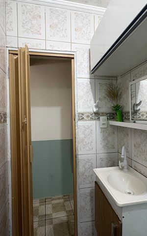 Casa à venda com 327m², 5 quartos e 2 vagas Casa à venda com 327m², 5 quartos e 2 vagasBanheiro 1 - Casa 3