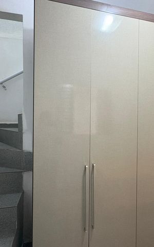Casa à venda com 327m², 5 quartos e 2 vagas Casa à venda com 327m², 5 quartos e 2 vagasQuarto 3 - Casa 1
