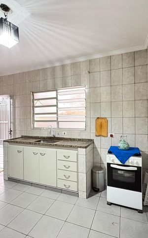 Casa à venda com 327m², 5 quartos e 2 vagas Casa à venda com 327m², 5 quartos e 2 vagasCozinha - Casa 2